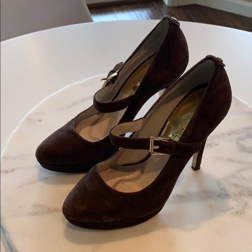 Micheal kors suede buckle heels